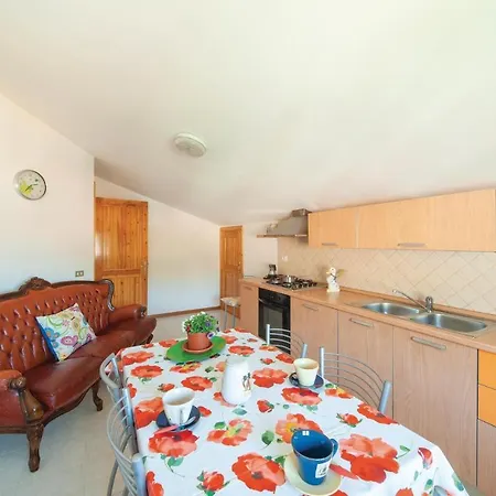 Apartment Beautiful In Porto Alabe With Kitchen Magomadas