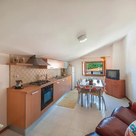 Apartment Beautiful In Porto Alabe With Kitchen