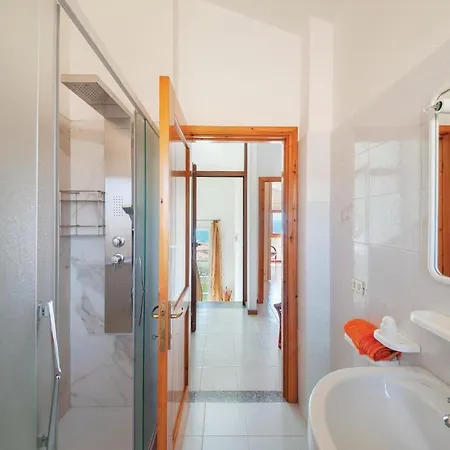 Beautiful In Porto Alabe With Kitchen Apartment Magomadas