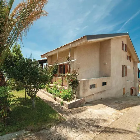 Nice Apartment In Porto Alabe With Wifi